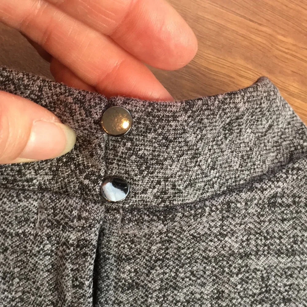 EUC Banana republic sleeveless shirt - Picture 10 of 14